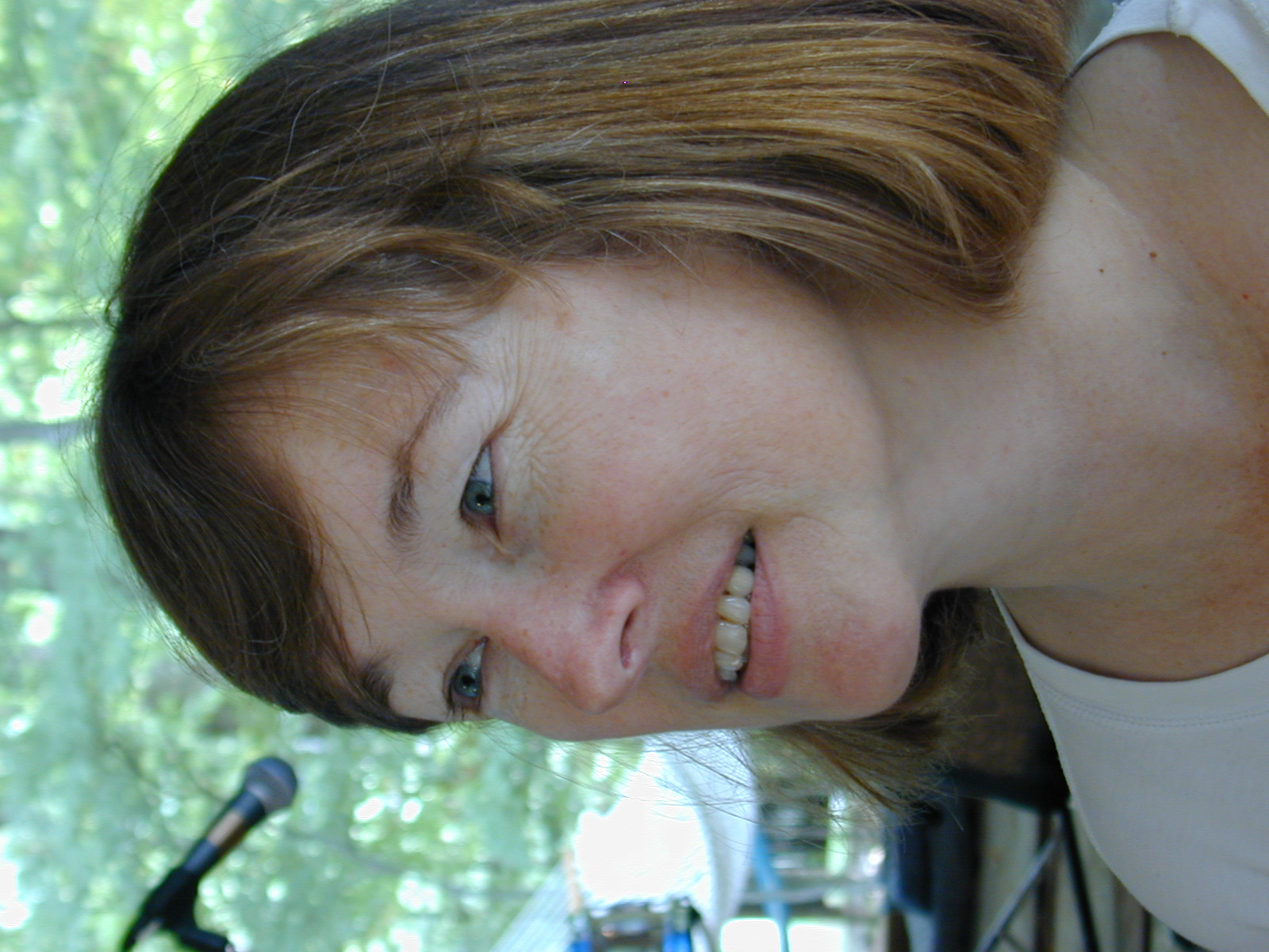 http://photos.tedcrane.com/Ashokan/1999/Ted/AnitaAnderson_19990814.jpg